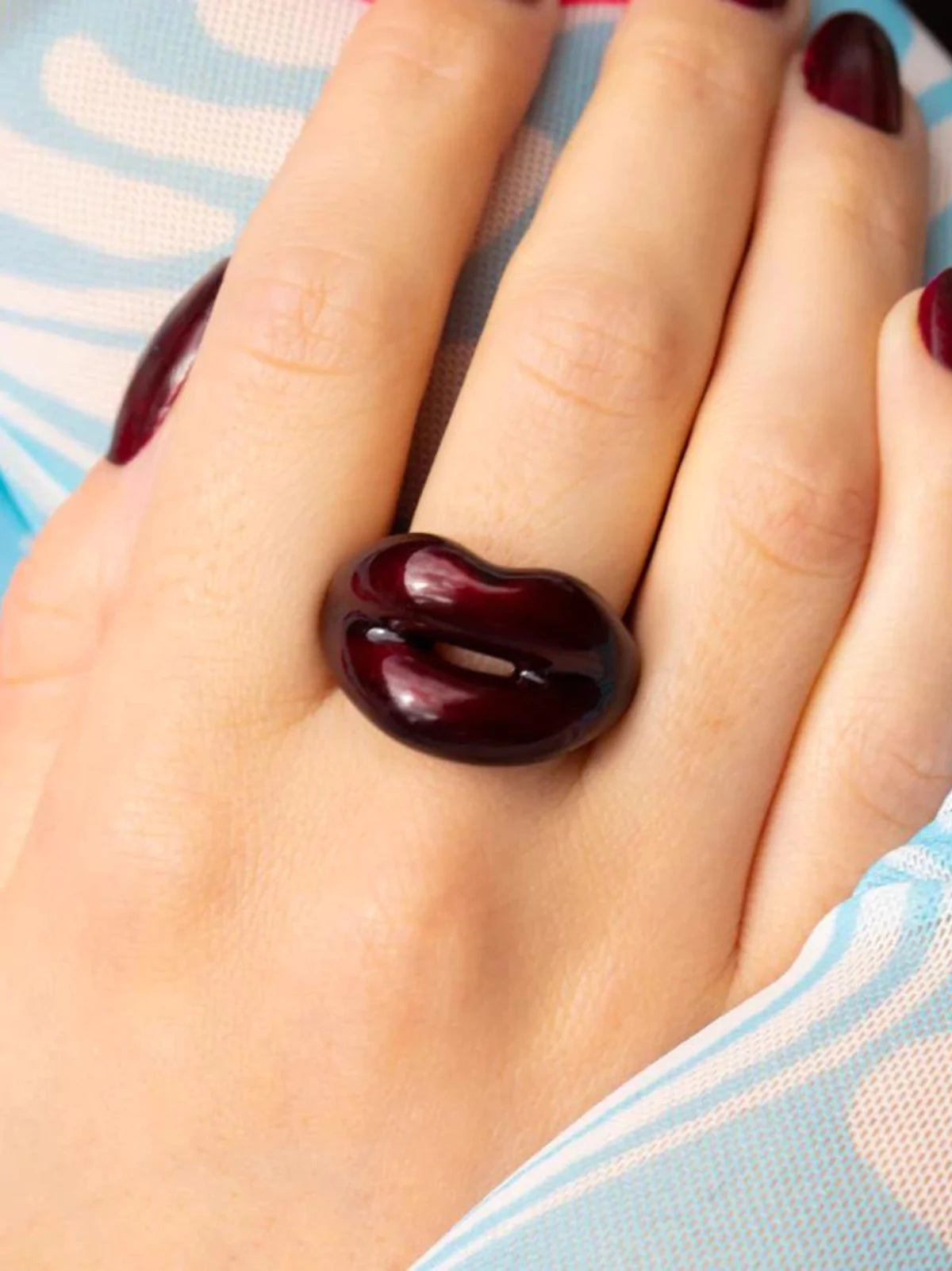 Black Cherry Lips Ring