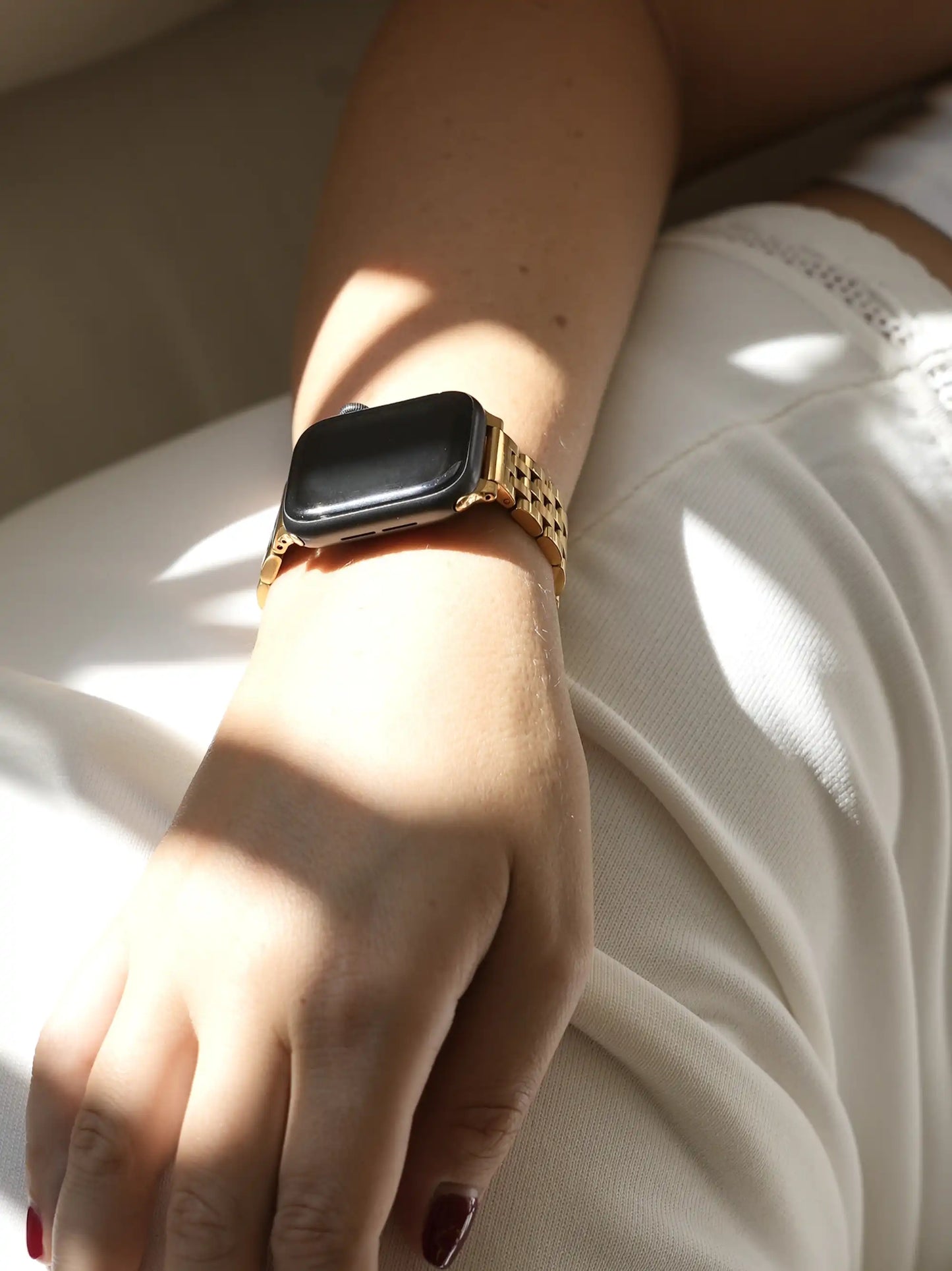 iwatch series 8 gold strap