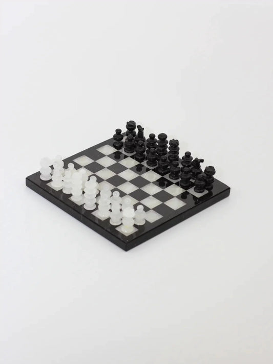 Black and White Onyx Chess Set