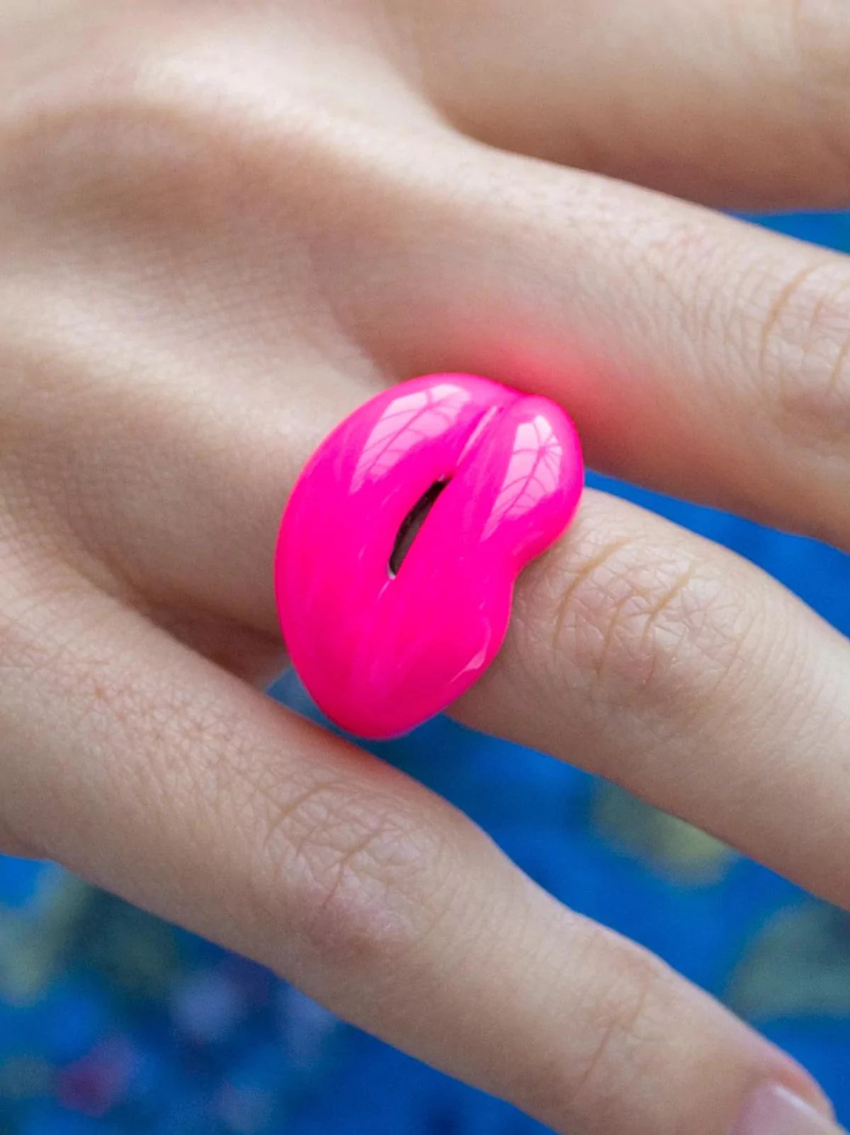 Neon Pink Lips Ring