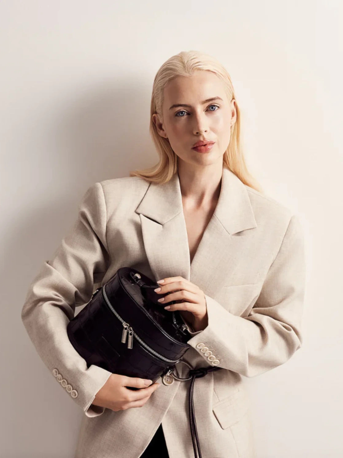 Personalised Oval Vanity Case