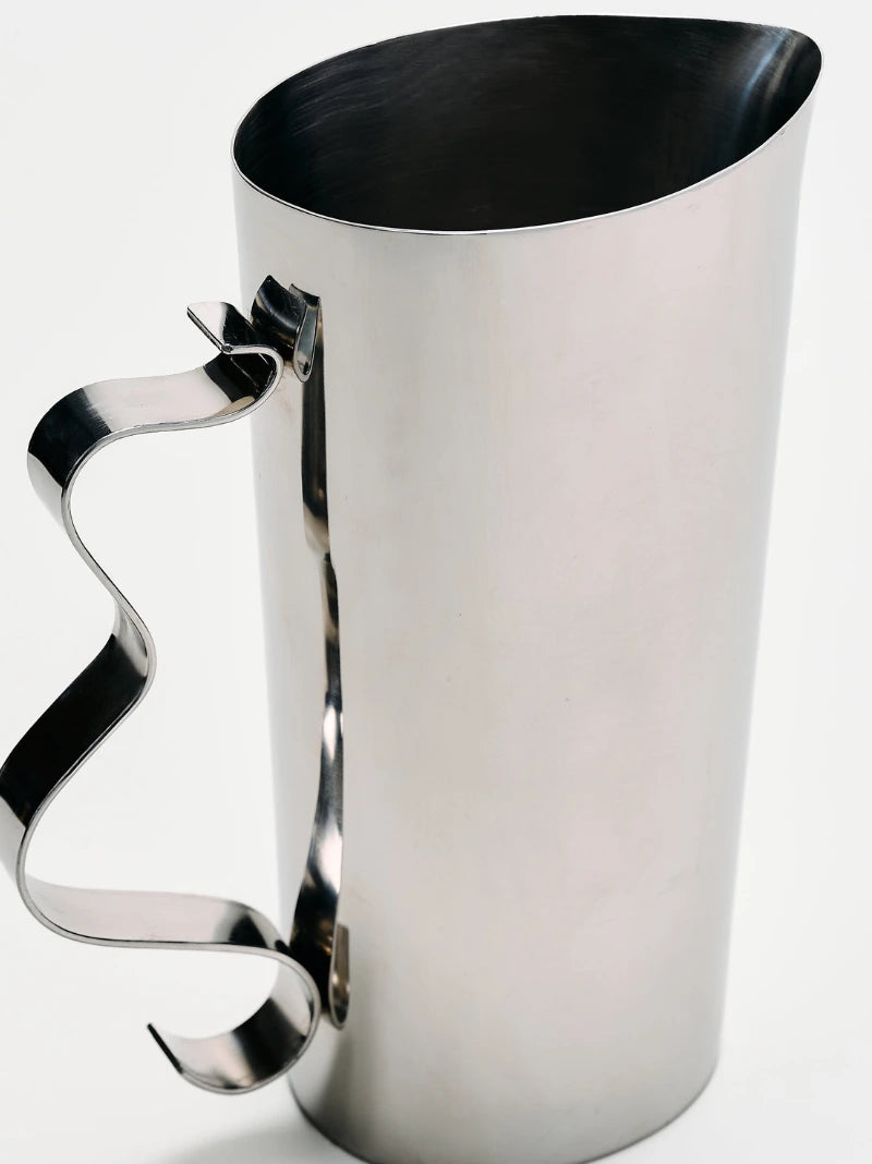 Squiggle Pitcher